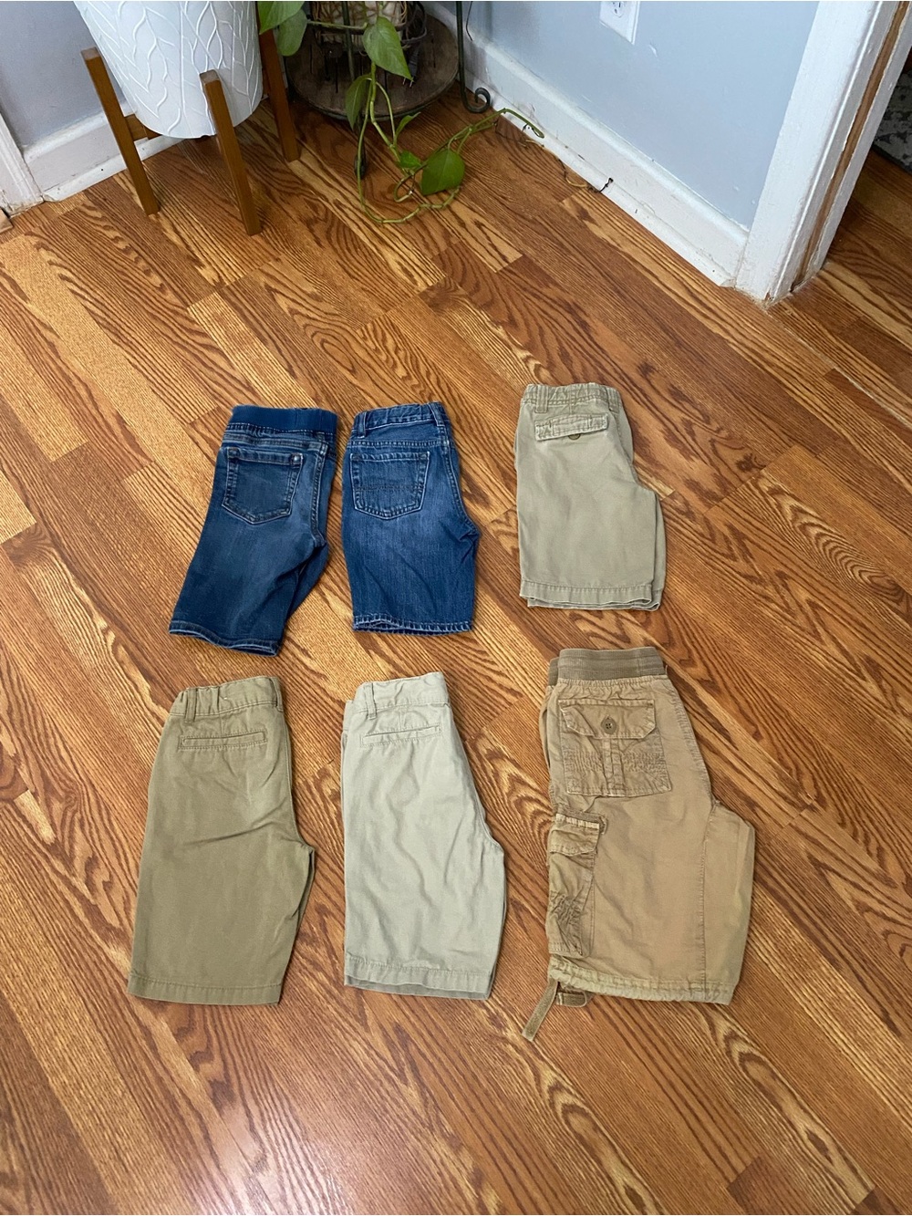Boys shorts bundle of 6 shorts size 6 smoke free pet free